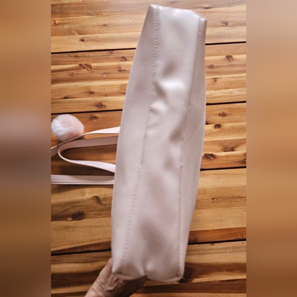 Cosmopolitan Pink Travel Tote Bag - Picture 6 of 12